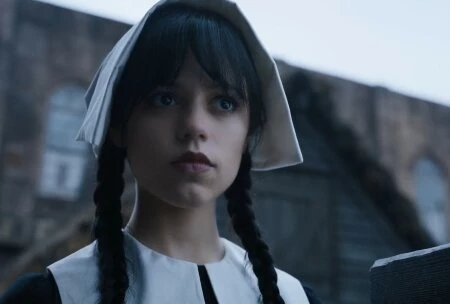 Кадр из сериала Уэнсдей 2022-2025